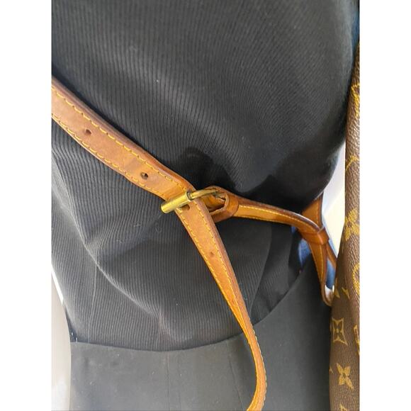 Louis Vuitton Vintage Randonnee Monogram Bag Backpack - Picture 13 of 15